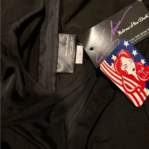 Pinup Couture PUG Elvira Mistress Of the Dark Mila Gown In Black Size S NWT - Picture 4 of 5